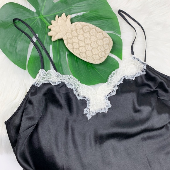 Victoria's Secret Black Lace Sleep Cami - Picture 2 of 8